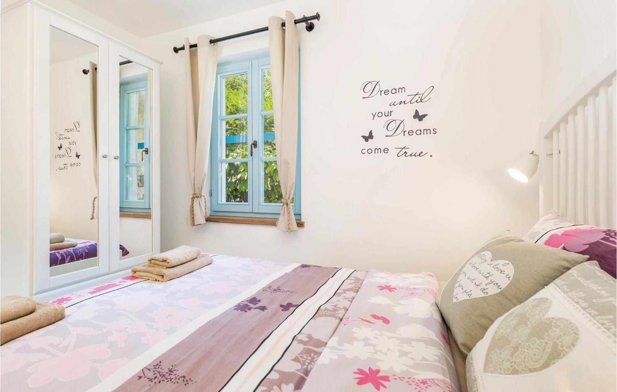 Stunning Home In Jurdani With Wifi Mucici Экстерьер фото