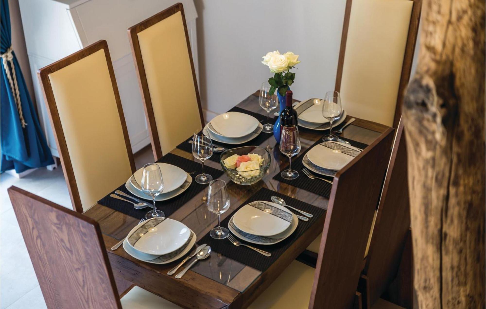 Stunning Home In Jurdani With Wifi Mucici Экстерьер фото