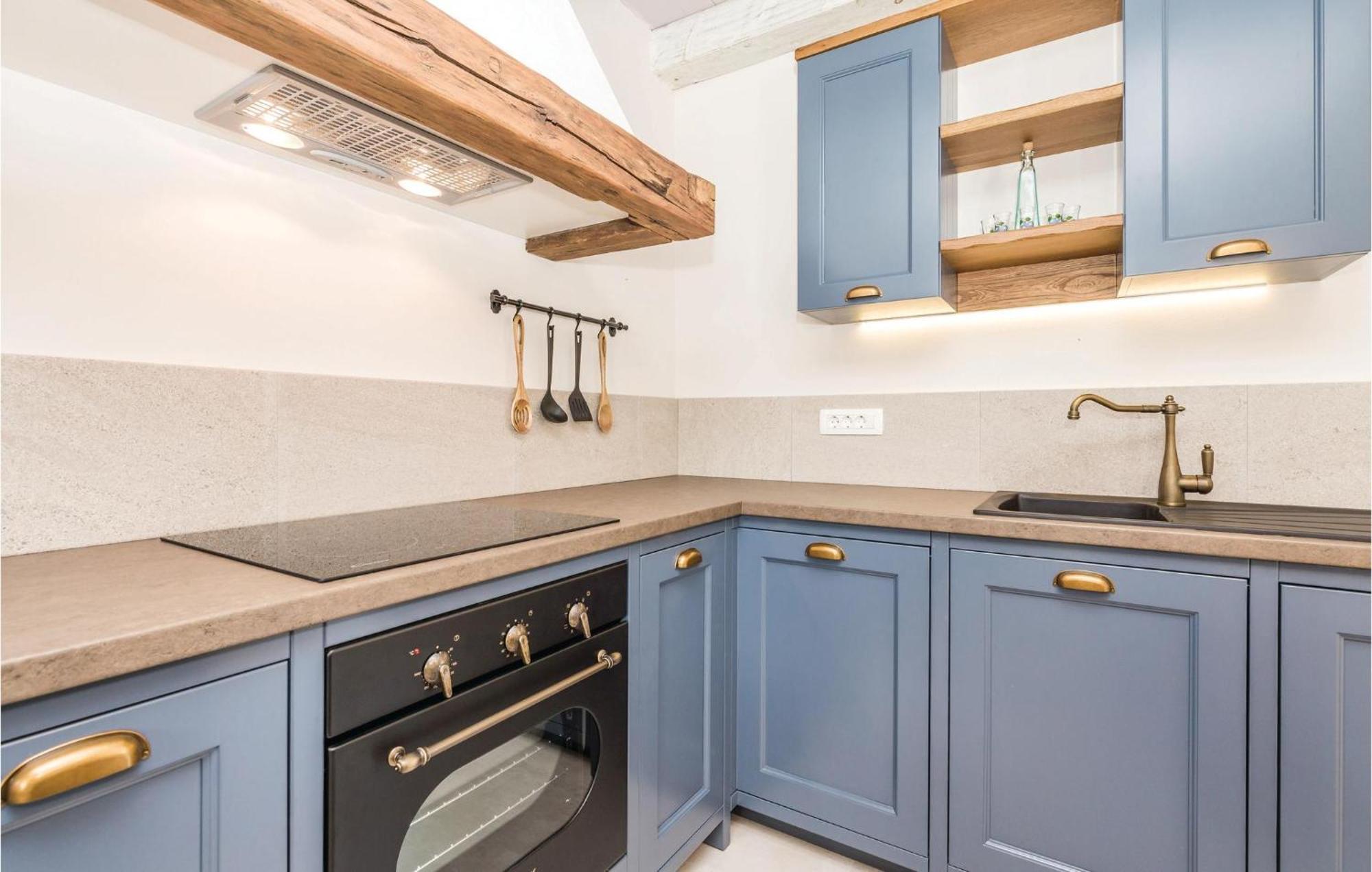 Stunning Home In Jurdani With Wifi Mucici Экстерьер фото