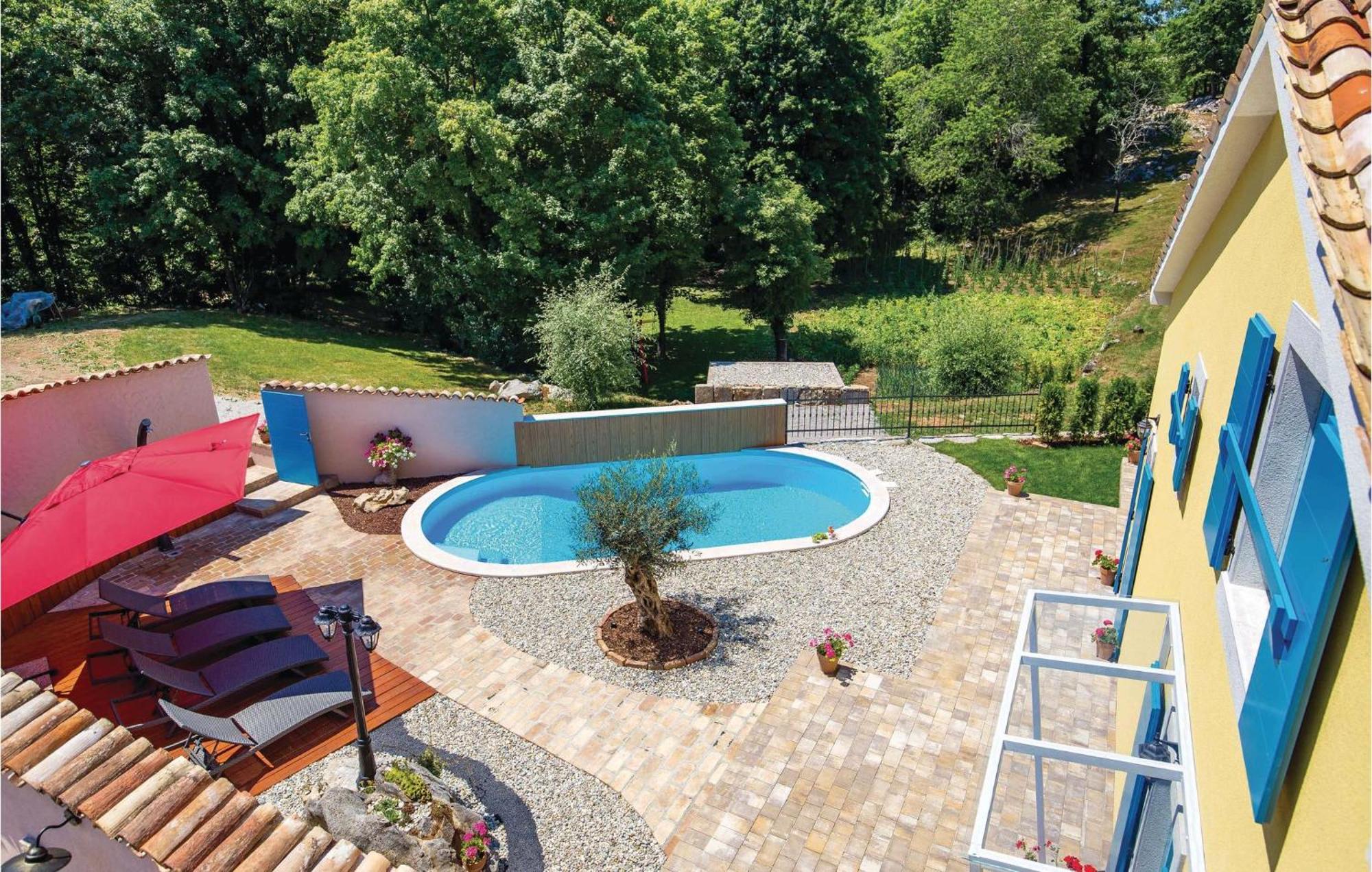 Stunning Home In Jurdani With Wifi Mucici Экстерьер фото
