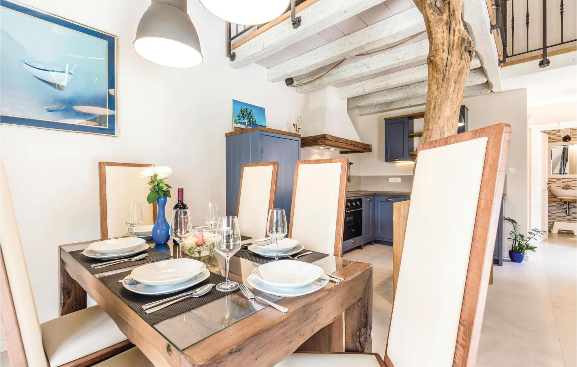 Stunning Home In Jurdani With Wifi Mucici Экстерьер фото
