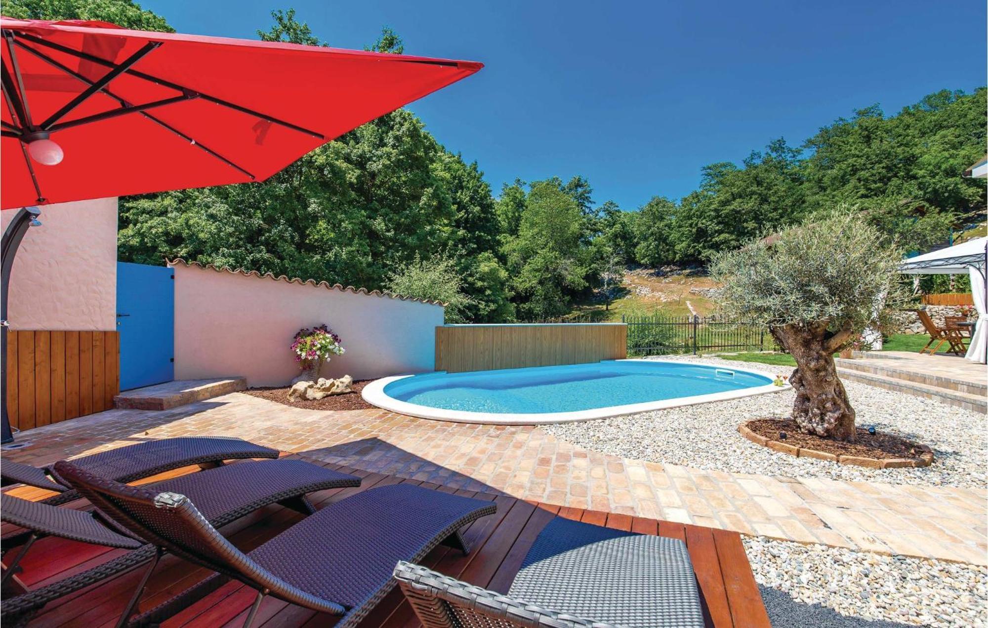 Stunning Home In Jurdani With Wifi Mucici Экстерьер фото