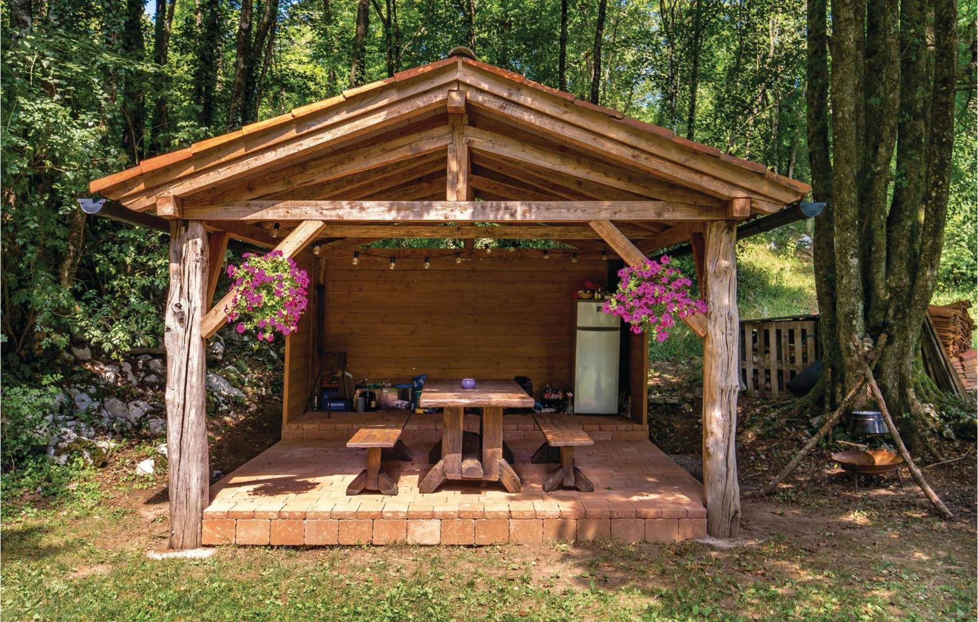 Stunning Home In Jurdani With Wifi Mucici Экстерьер фото